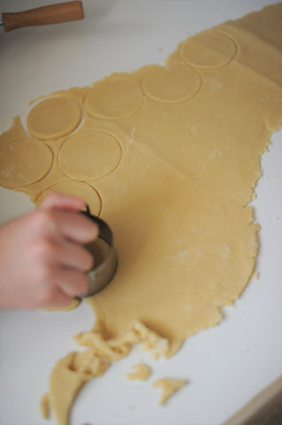 Cutting circles in the Hamantaschen dough