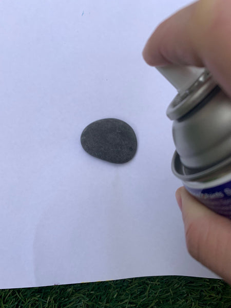 Prime rocks for rock painting using Dulux or British Paints primers