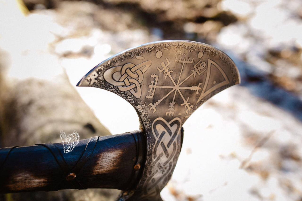 Engraved Double Sided Axe Vikingstyle