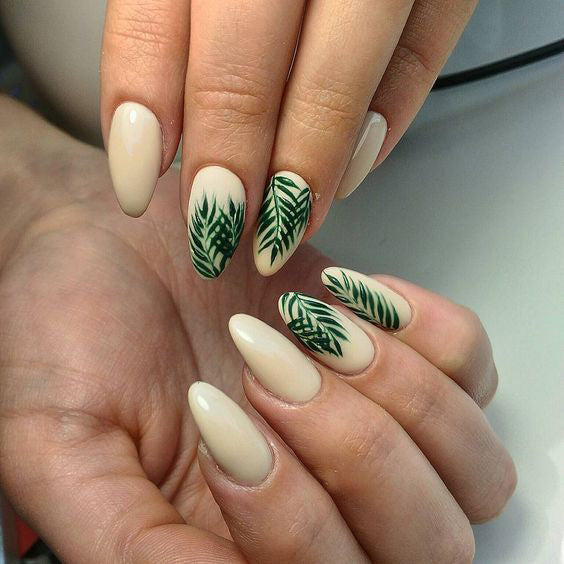 20+ Cool Tropical Leaves Nails Designs; Tropical Leaves nails; design de unhas; Геометрия Дизайн ногтей; Дизайн ногтей; Summer nails; Beach nails; Vocation nails; nail shop; nail salon; simple nails;