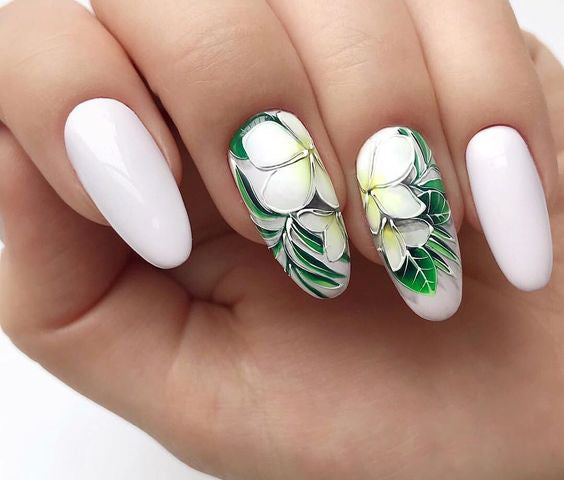 20+ Cool Tropical Leaves Nails Designs; Tropical Leaves nails; design de unhas; Геометрия Дизайн ногтей; Дизайн ногтей; Summer nails; Beach nails; Vocation nails; nail shop; nail salon; simple nails;