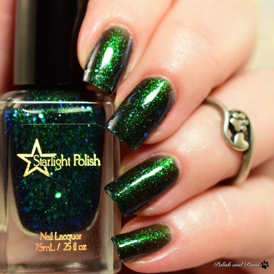 50+ Festive Holiday Nail Designs & Ideas : Emerald Green Candy Cane Nails