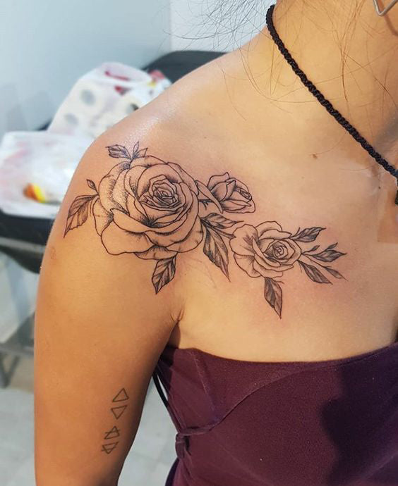 70 Beautiful Shoulder Tattoos For Women with Meaning