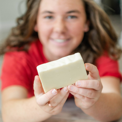 Make Goat Milk Soap White: Secrets to Making It and Keeping It White