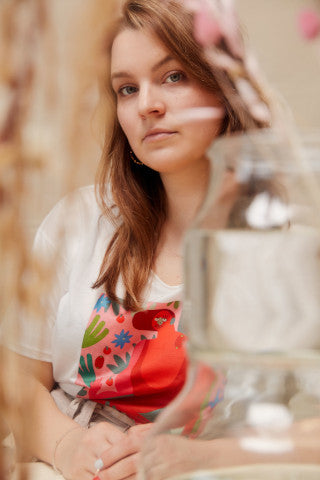 Portrait photo of Jana Braumüller, author of the guest article