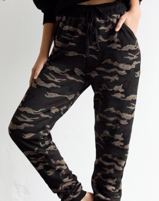 cuffed camo pants womens