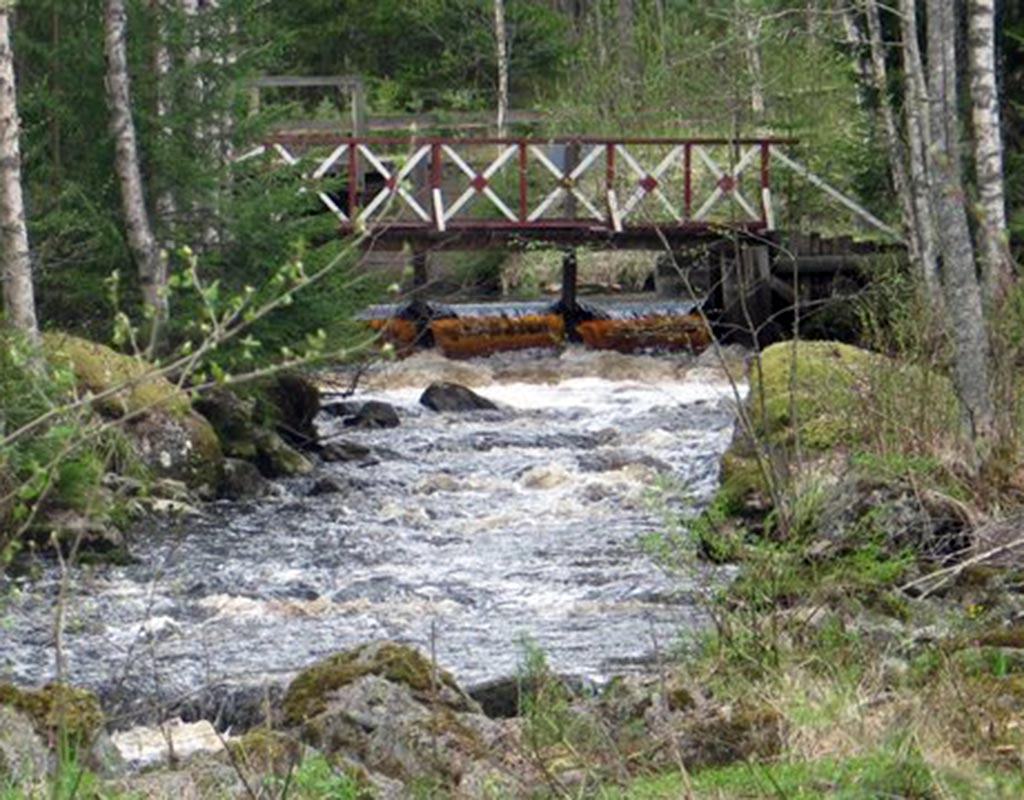 Konttimäen koulu - Saarijärvi - Kylää