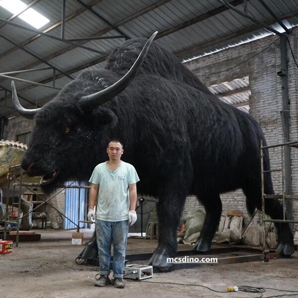 Reconstitution à l'échelle réelle d'un bison Latifrons