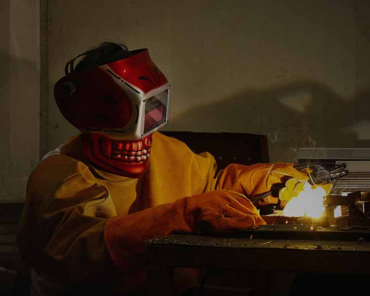 Auto-Darkening Welding Protective Helmet Red Skull MZ801 – DEKO Tools
