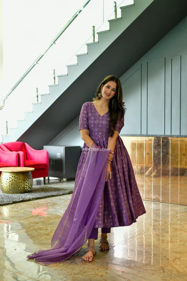 Purple Silk Kurta Set With Organza Dupatta