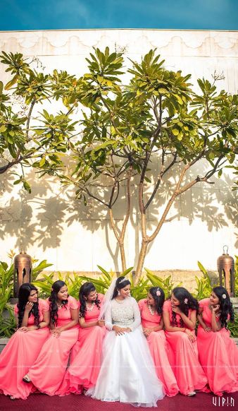 10 Best Bridal Poses For Indian Wedding Shot