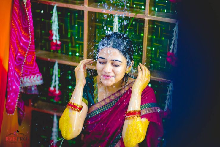 Samatha Reddy's Boutique - •Gadwal Pattu Saree with a minimal embroidered  blouse• Shop @samathareddystudio and grab these handpicked Pattu Sarees.✨  Inframe:@madhumika06 Hmua:@makeupartistry_aishwarya  Jewellery:@aquadiamondandjewels Shot by ...