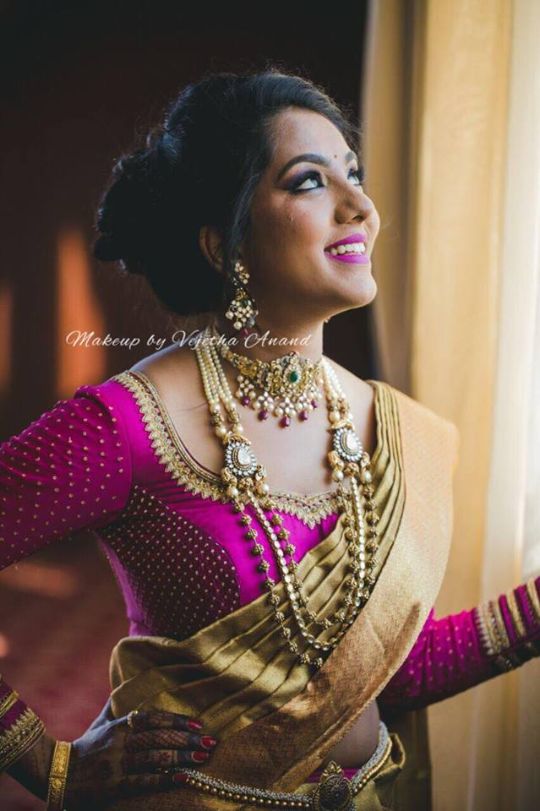 Bridal Bindi, A Small Yet Most Significant Ornament Completing A Bride's  Look | Weddingplz | Indian bridal photos, Indian bride makeup, Bridal  photography poses