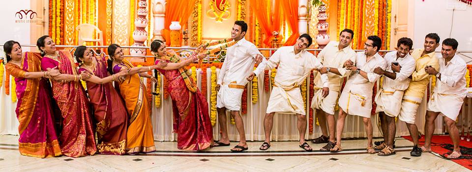 9 Top Wedding Photography Pose Ideas for the Groom