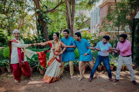 Marathi Bride Kshitija Tied the Knot with her Best Friend in a Traditional Maharashtrian  Wedding that was as Beautiful as it Could Get!