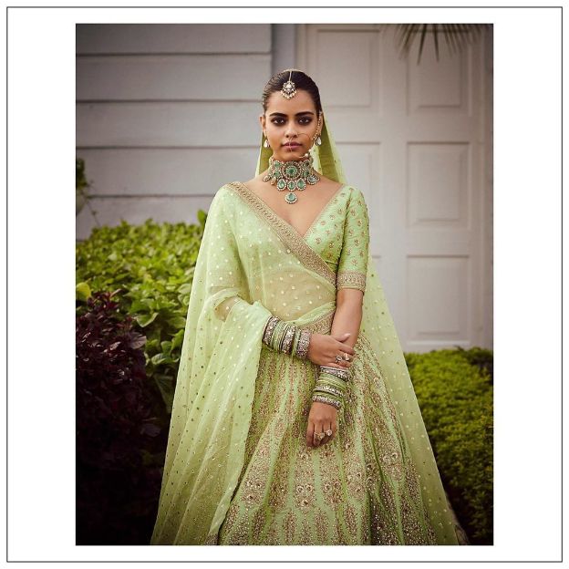 Kajal Aggarwal's lime green Anita Dongre lehenga is apt for your mehandi |  VOGUE India