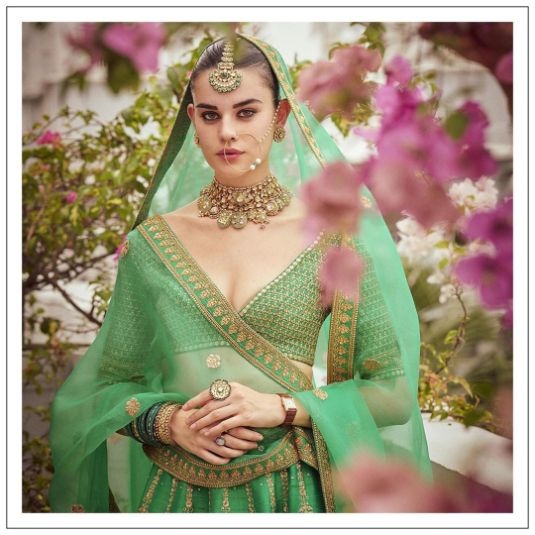 Malaika arora khan pista green silk Indian wedding Lehenga choli 13191 |  Indian wedding lehenga, Bollywood outfits, Bollywood fashion