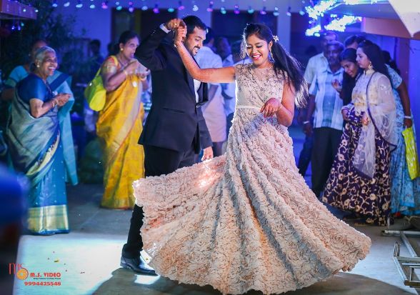 22 Trending Bridal Monochrome Lehenga That Took Internet By Storm | WedMePlz