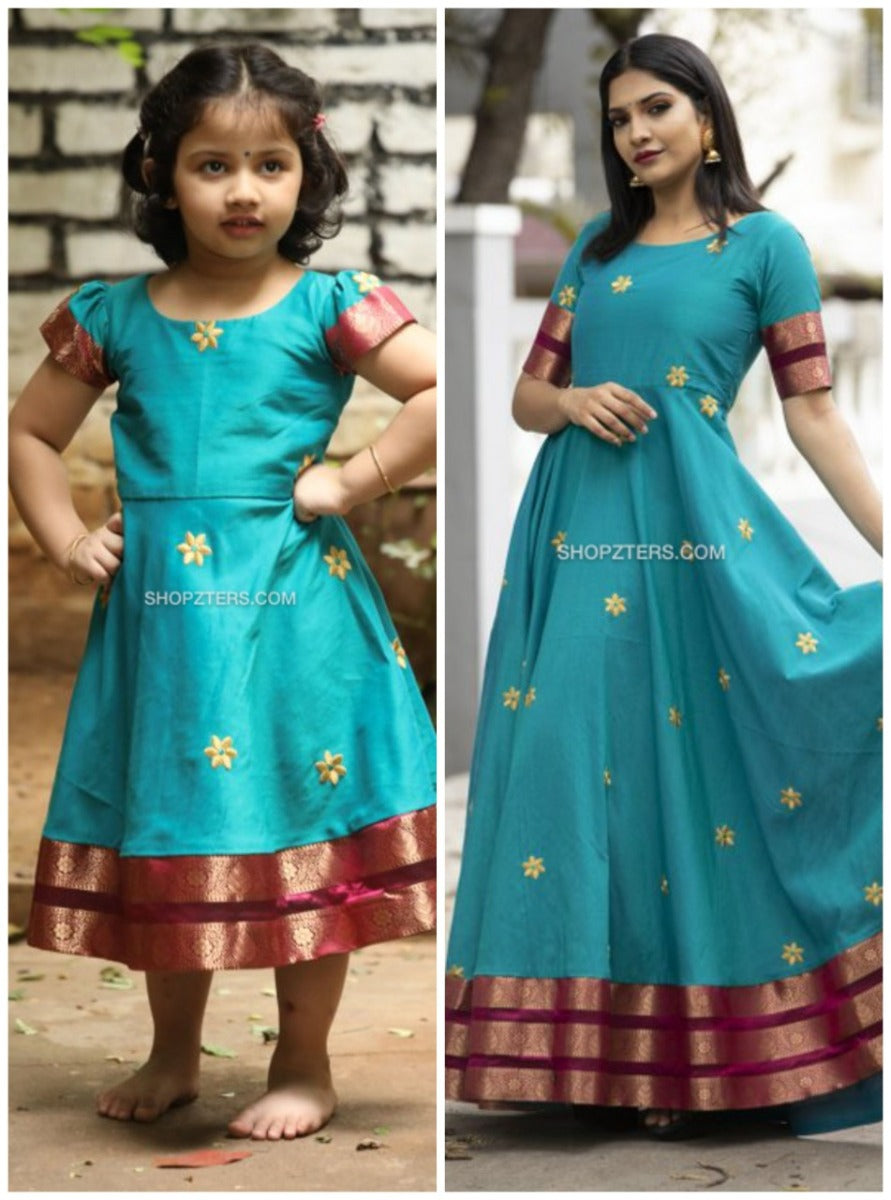 Traditional mom hot sale and daughter dresses