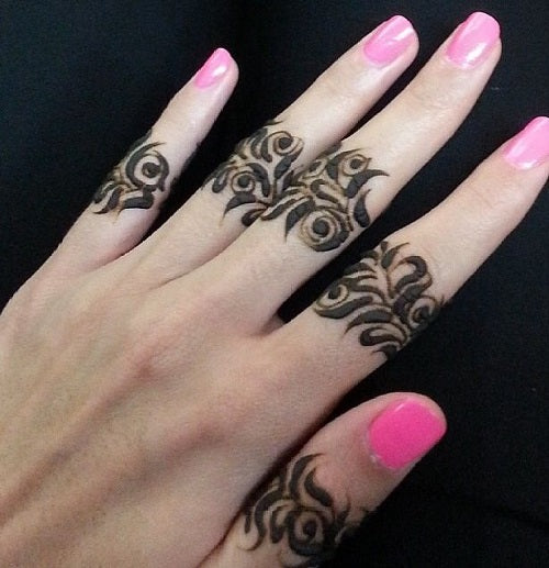 Very simple... - Simple, stylish and easy mehndi designs | Facebook