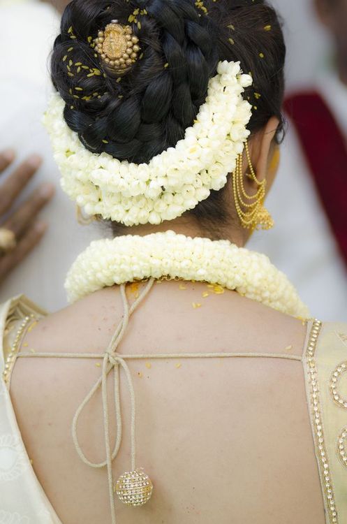 18 Indian Wedding Hairstyles with Jasmine Flowers | Indian hairstyles,  Indian bridal hairstyles, Indian wedding hairstyles