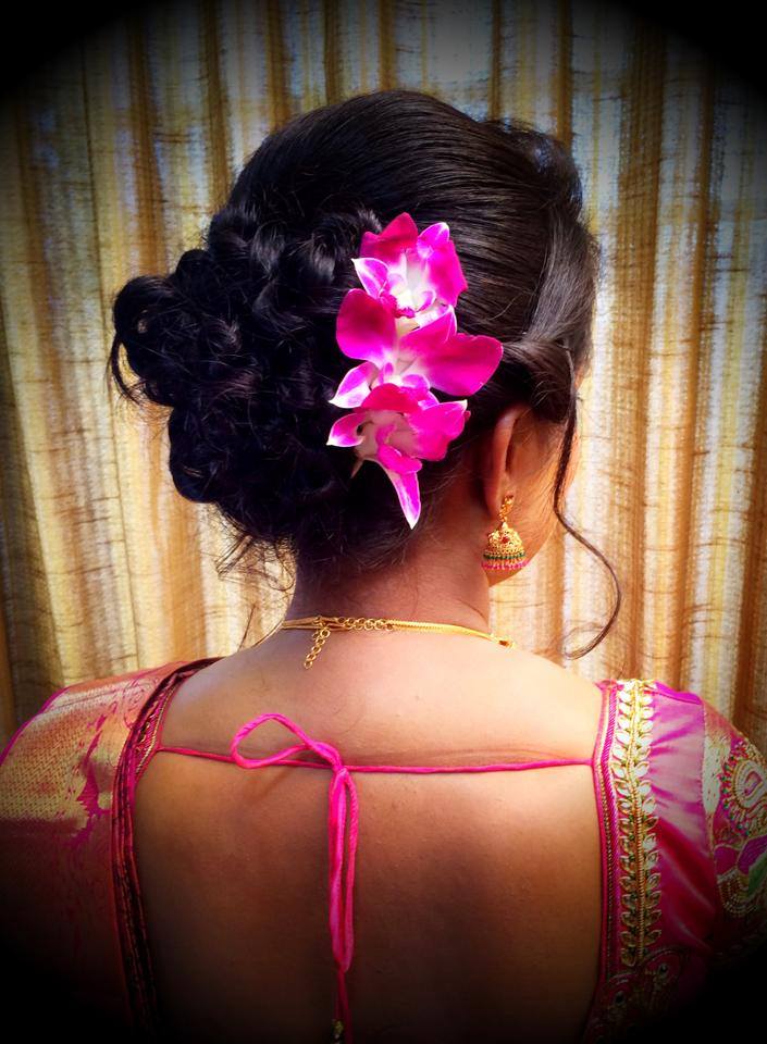 30 Wedding Hairstyles with Flowers