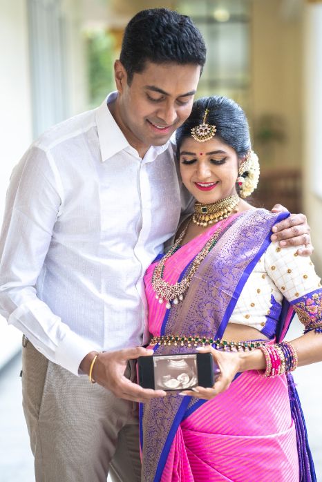 Mom-To-Be Ishita Dutta Looks Adorable In Pink Saree, Poses With Husband  Vatsal Sheth At Her Baby Shower- See Pics | People News | Zee News