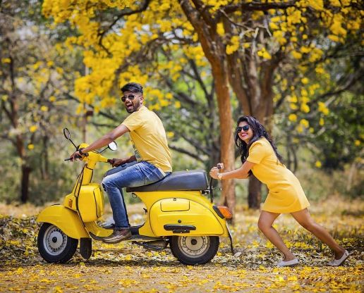 Ideas For Couple Portraiture Wearing Matching Clothes – Shopzters