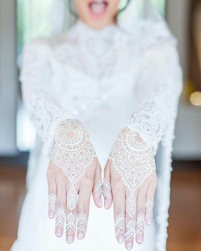 Bride Ditched Her Usual Mehendi For A White Heena Design For Her