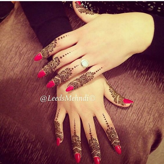 10 easy mehendi designs for this Diwali | Times of India