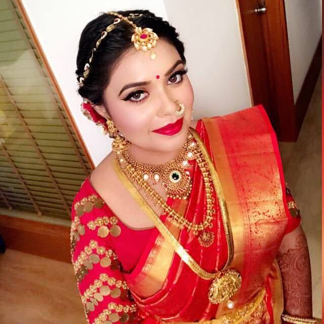 Pin by Flora 🌸 on bride | Indian bride makeup, Bridal makeup, Red saree  wedding