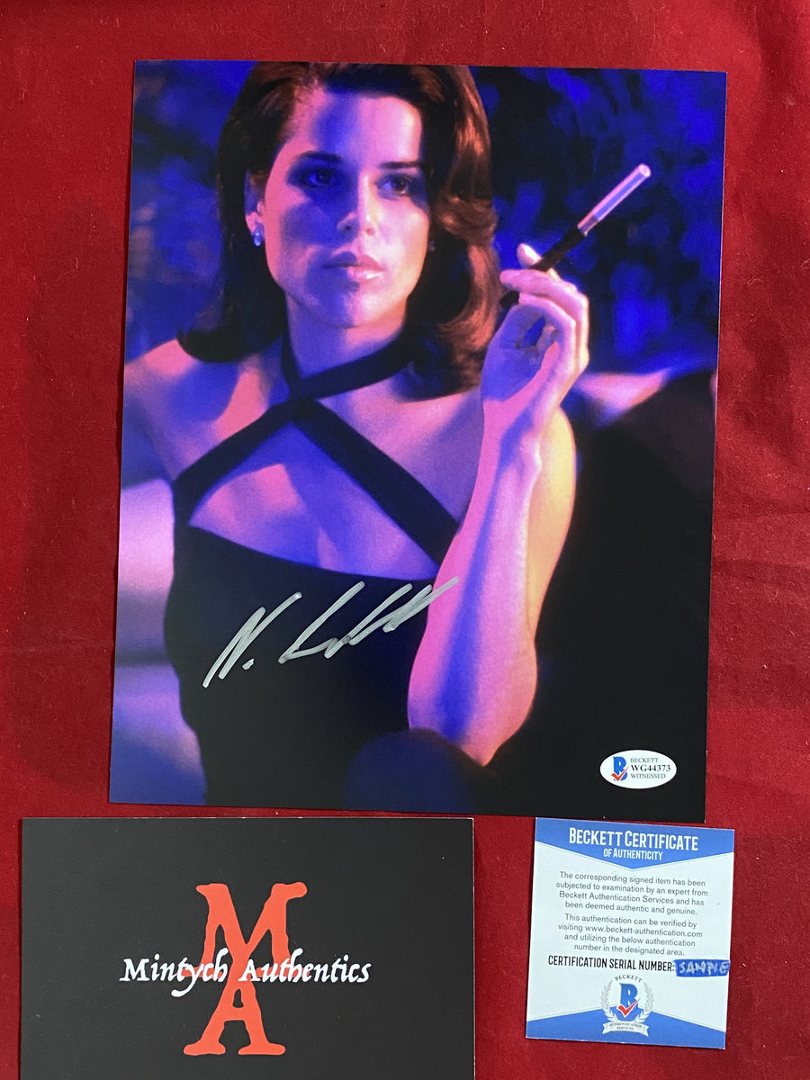 NEVE_254 - 8x10 Photo Autographed By Neve Campbell – Mintych Authentics