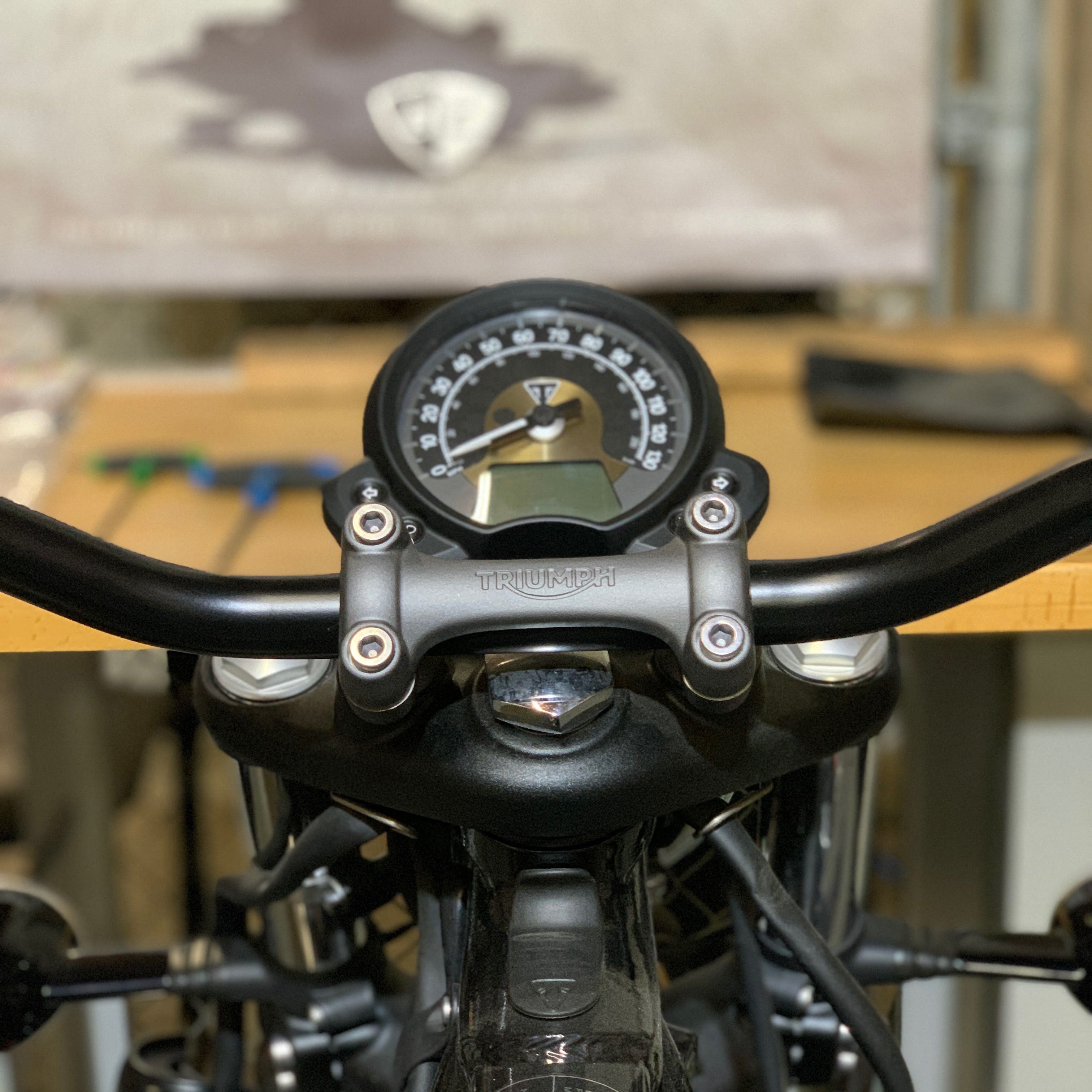 TRACKER BAR KIT FOR BONNEVILLE BOBBER