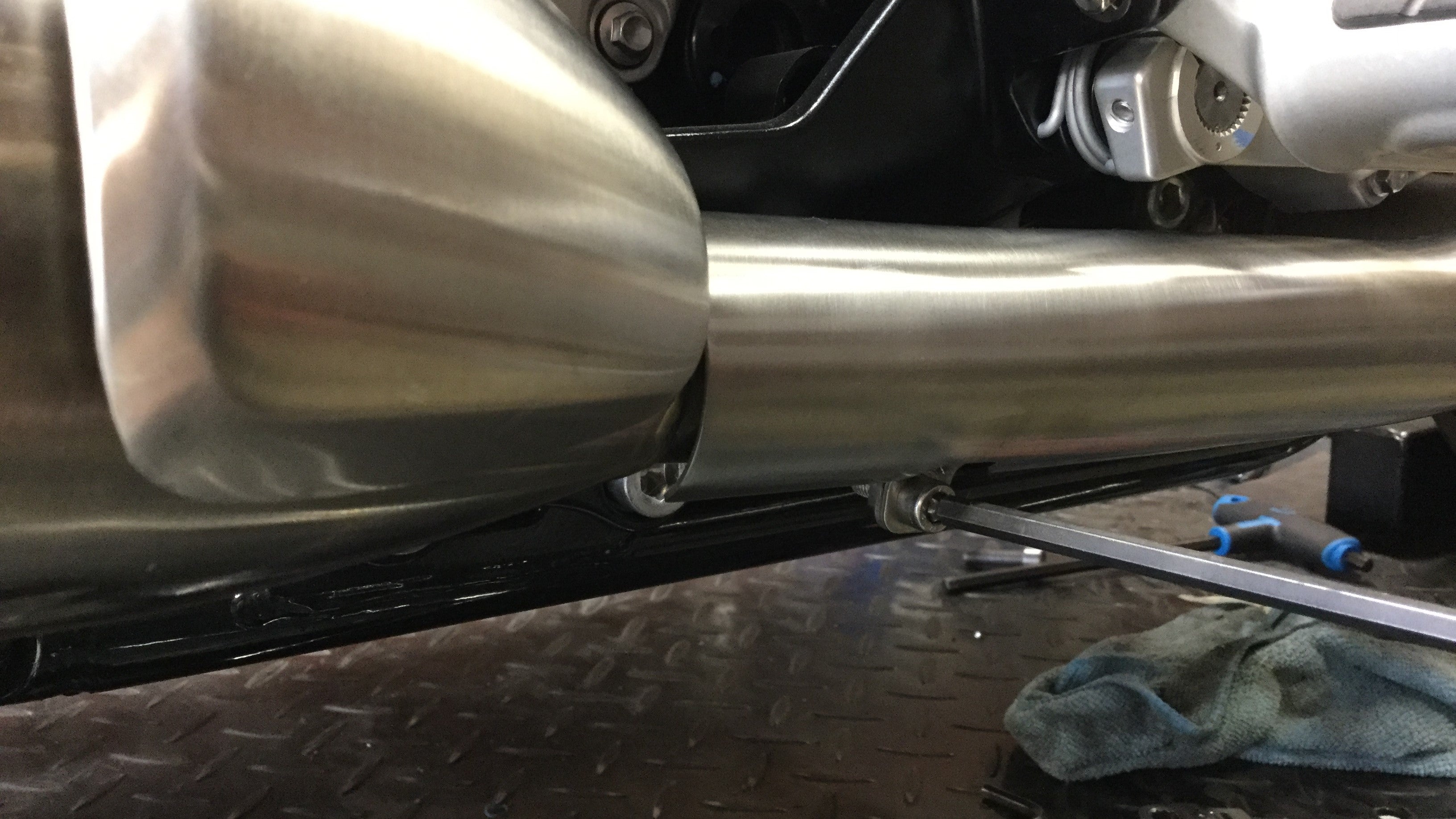 British Customs Sleeper Install on Triumph Bobber