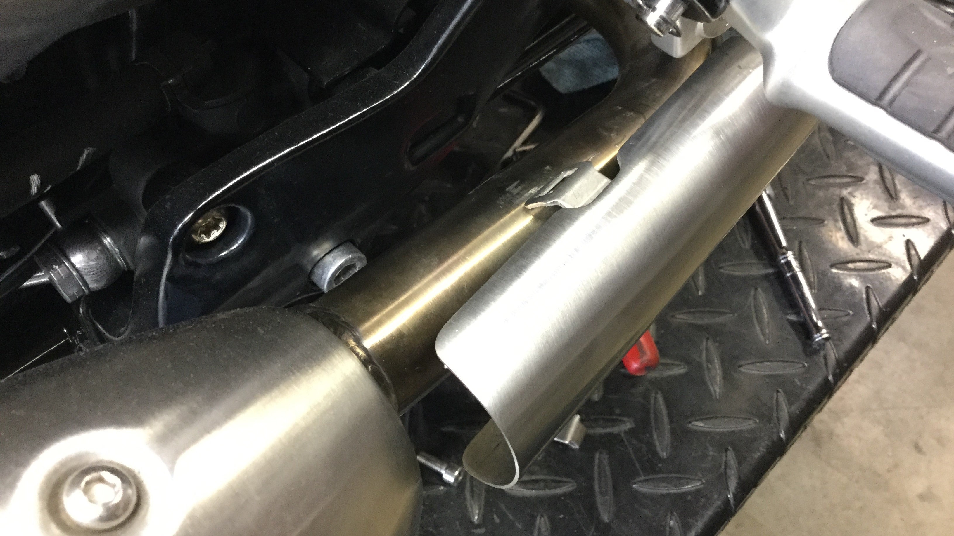 British Customs Sleeper Install on Triumph Bobber