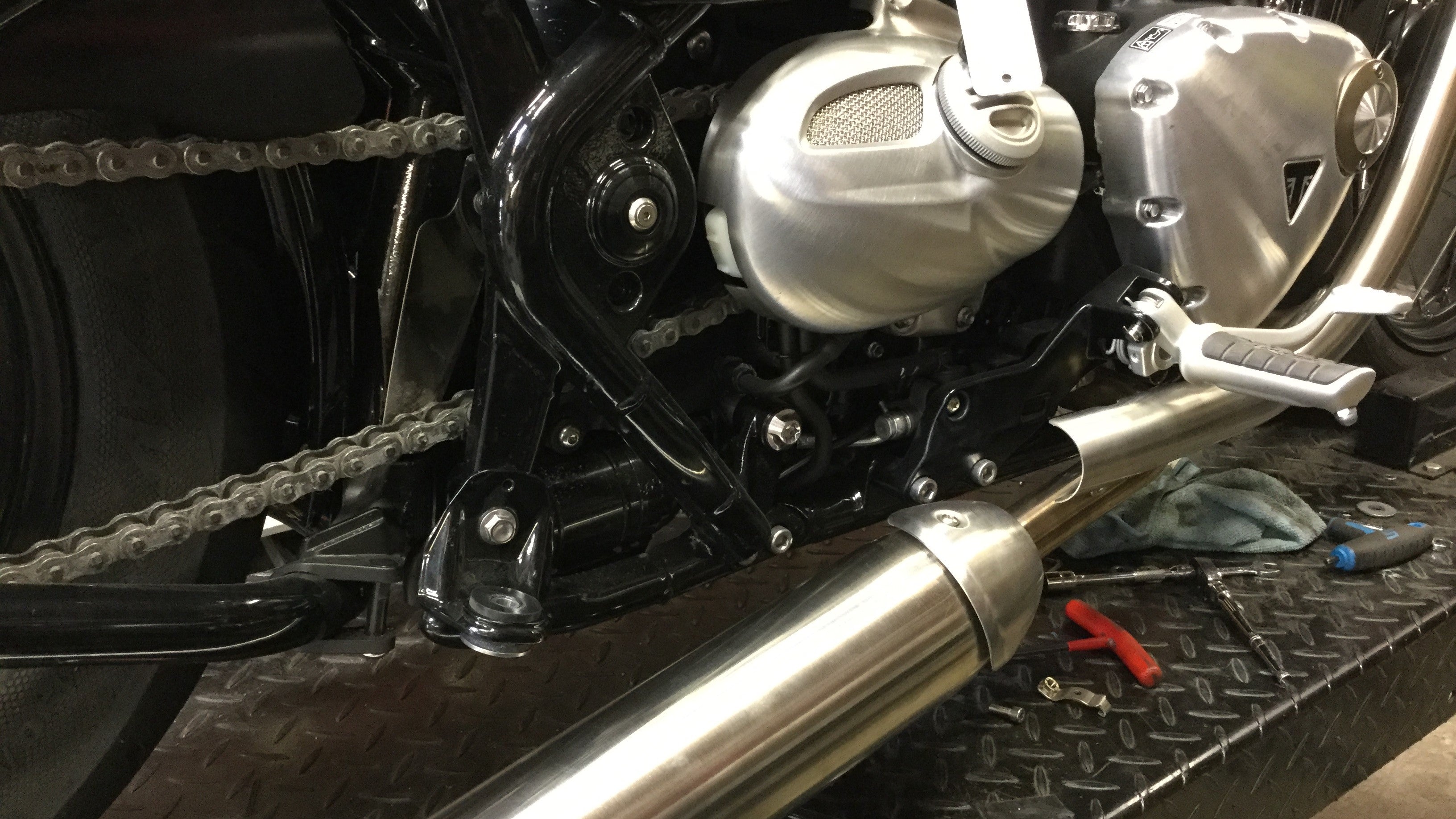 British Customs Sleeper Install on Triumph Bobber