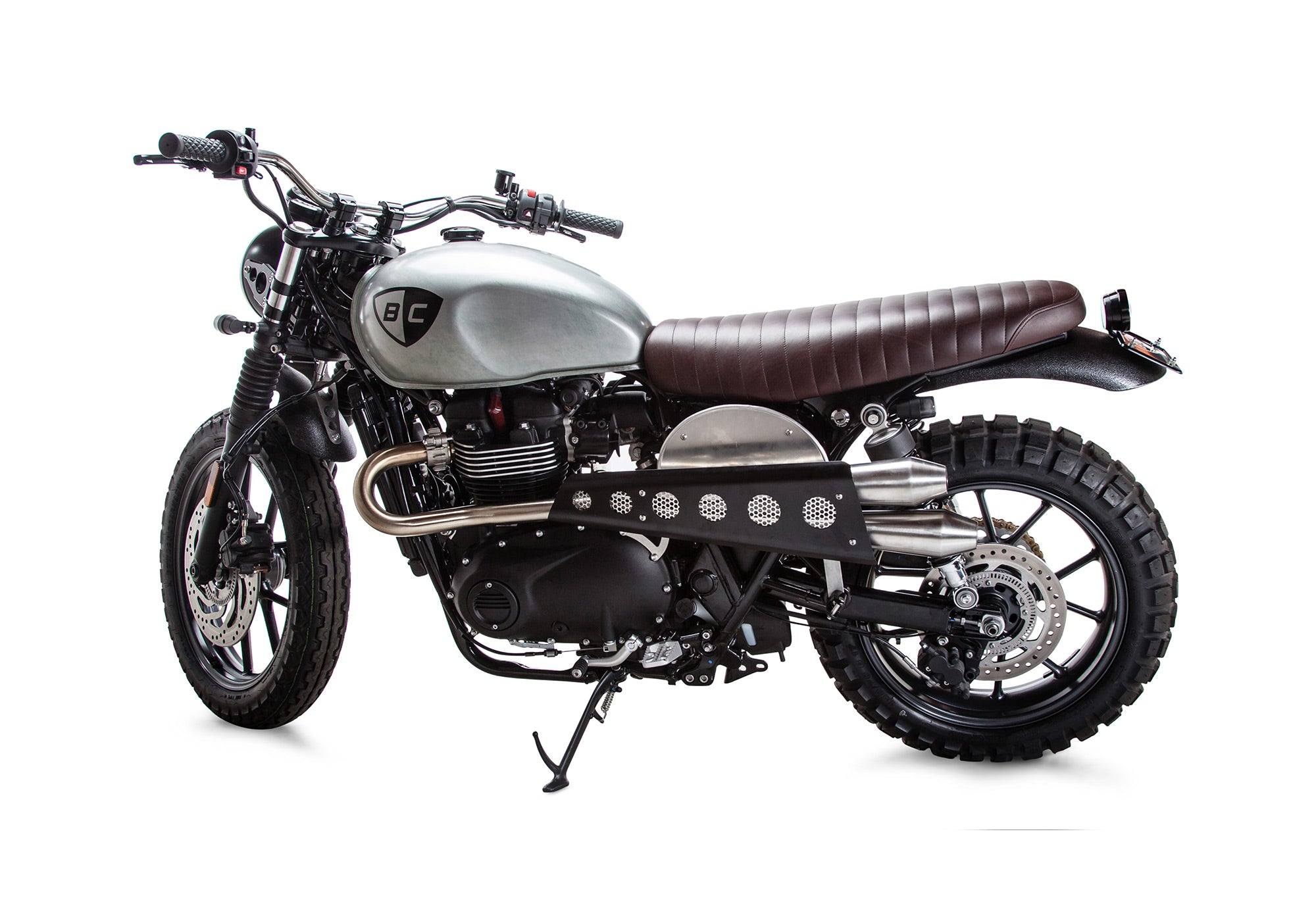 Triumph Street Twin Custom Scrambler 2 into 2 British Customs