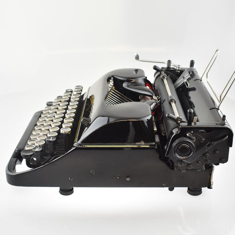 side picture of the rare Georgian typewriter 