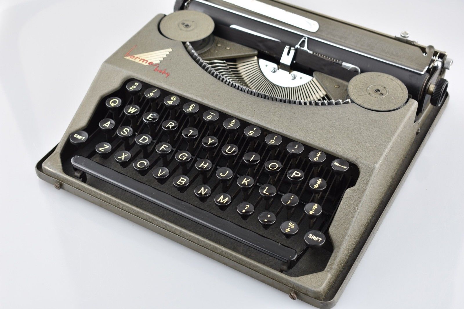 Hermes Baby Typewriter AKA Feather Weight – Mr & Mrs Vintage