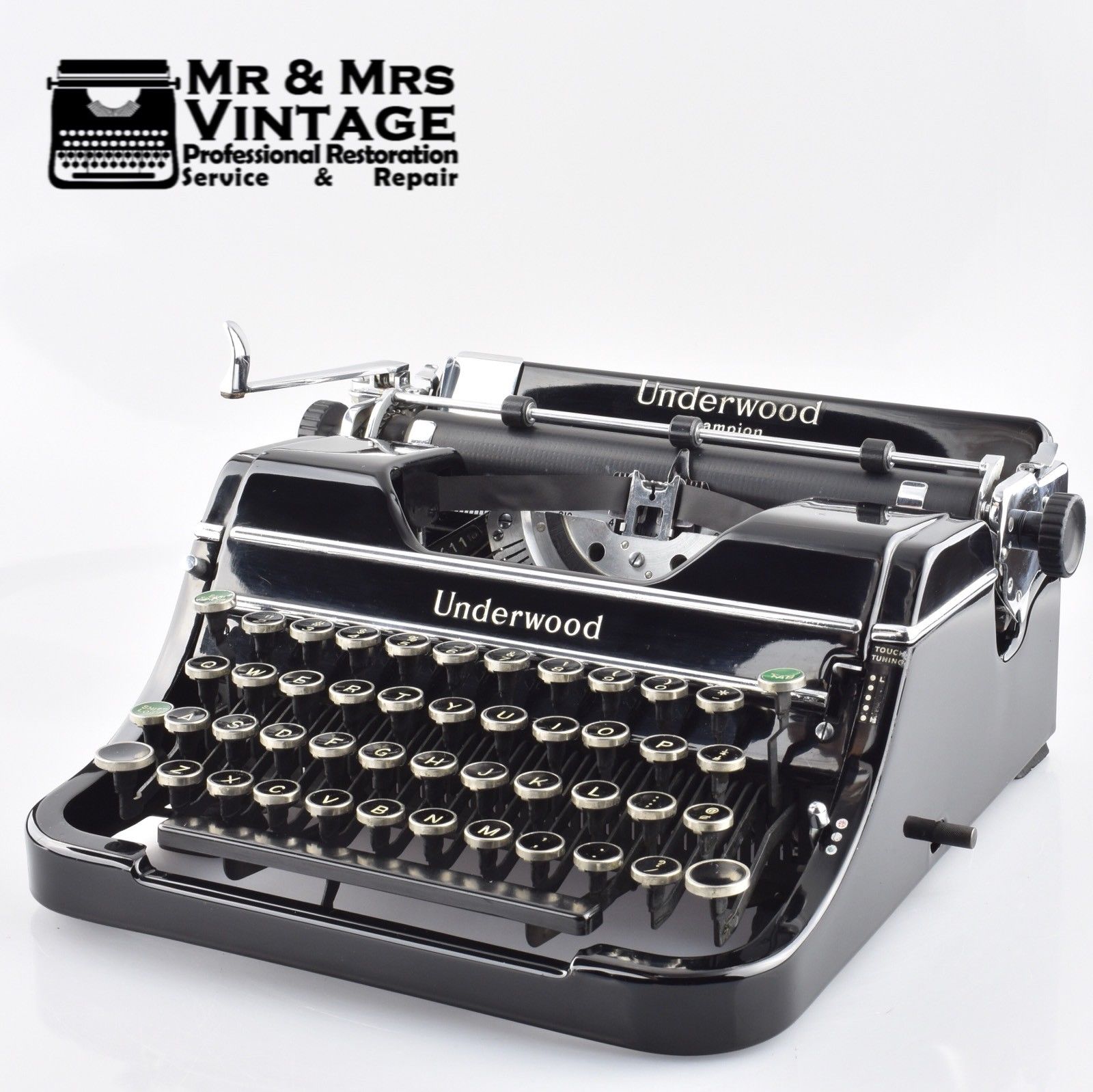 Champion 4 Bank Standard Portable in Glossy Black – Mr Vintage Typewriters ltd