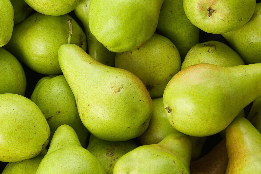 fresh pears at farmers market