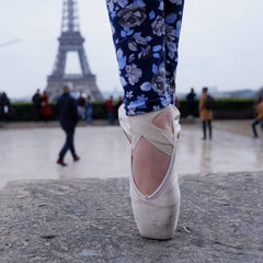 ballet pointe shoes tour eiffel trocadero