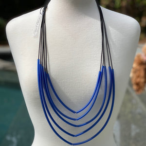 NECKLACE OF 5 LAYERS IN POINTED SHAPE AND MAGNETIC CLOSURE