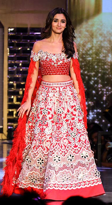 alia bhatt red lehenga