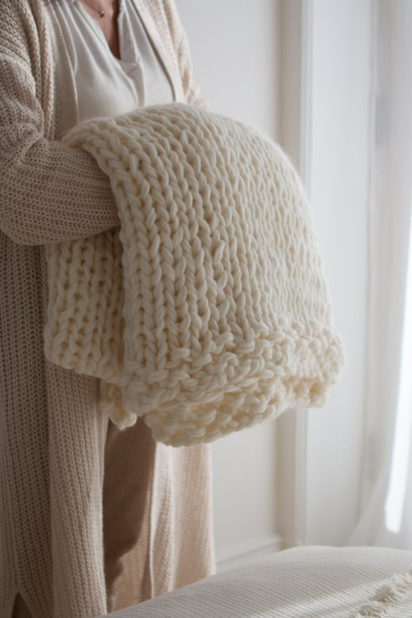 10 Chunky Knit Blanket Kits - Knitting News