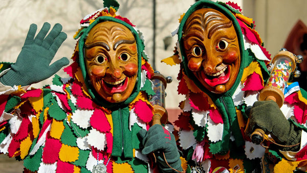 costumes traditionnels pour Mardi Gras