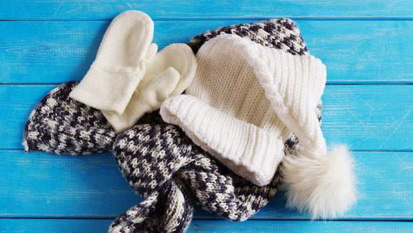 gants et bonnet - indispensables pour être au chaud en hiver