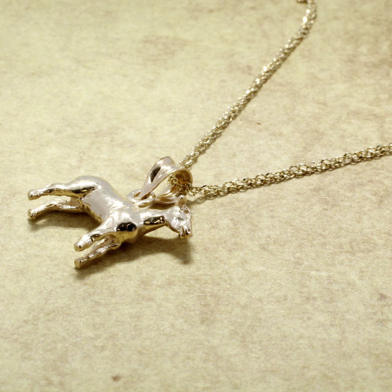 cult of the lamb flower necklace