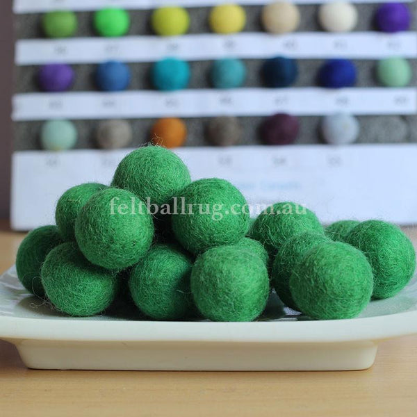 Felt Balls Size M - Kreativni.PROSTOR