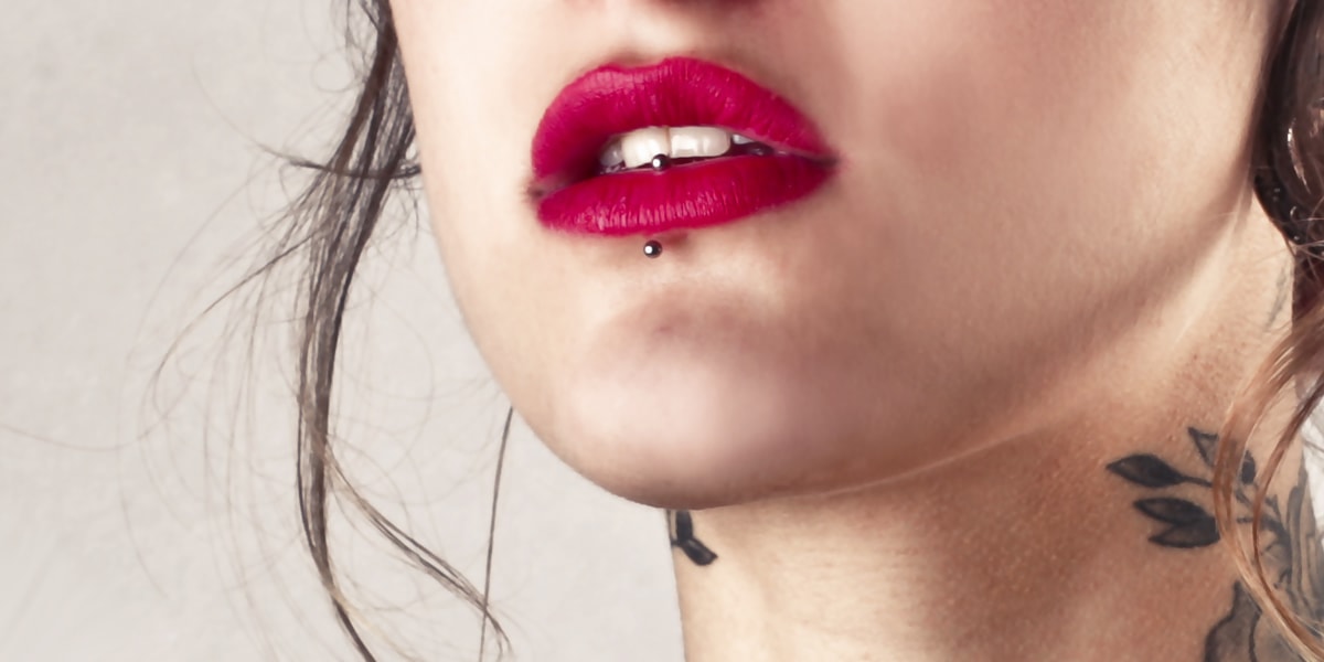 The Vertical Labret Piercing: Everything You to Know – FreshTrends